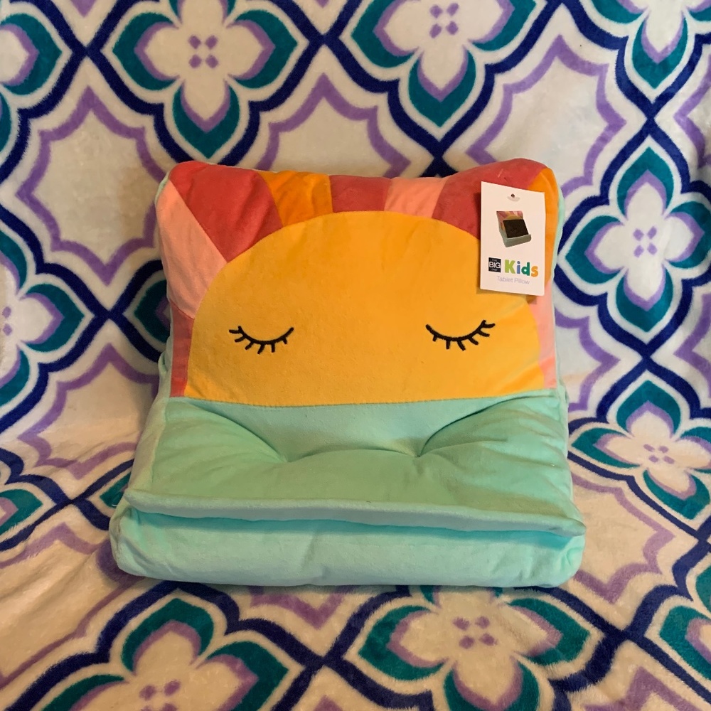 Kohls Kids Plush Unicorn Tablet Stand for Kids